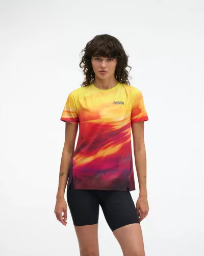 HOKA RACE DAY SHORT SLEEVE TR PRT Női futópóló