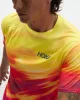 HOKA RACE DAY SHORT SLEEVE TR PRT Férfi futópóló